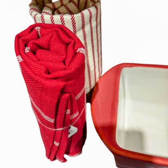 NEW Oui Loaf Pan Baker and Tea Towel Set - Picture 5 of 7